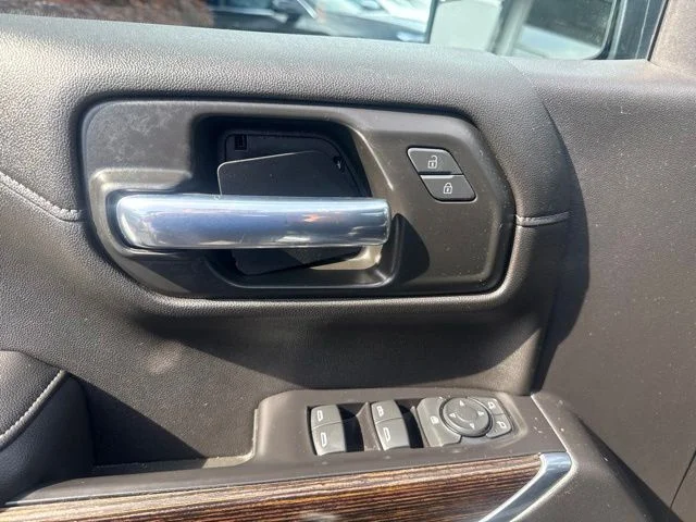 Used 2020 Blue GMC Elevation image 12