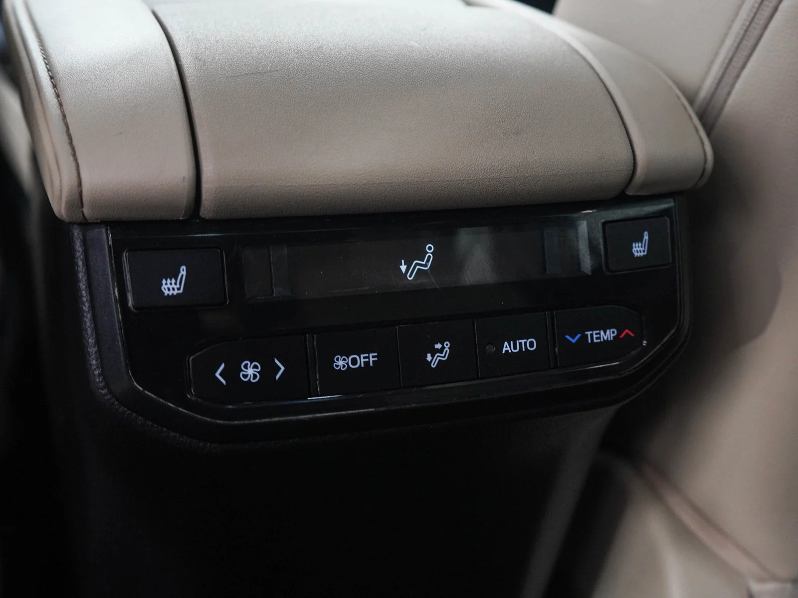 Used 2023  Toyota Hybrid Platinum image 15