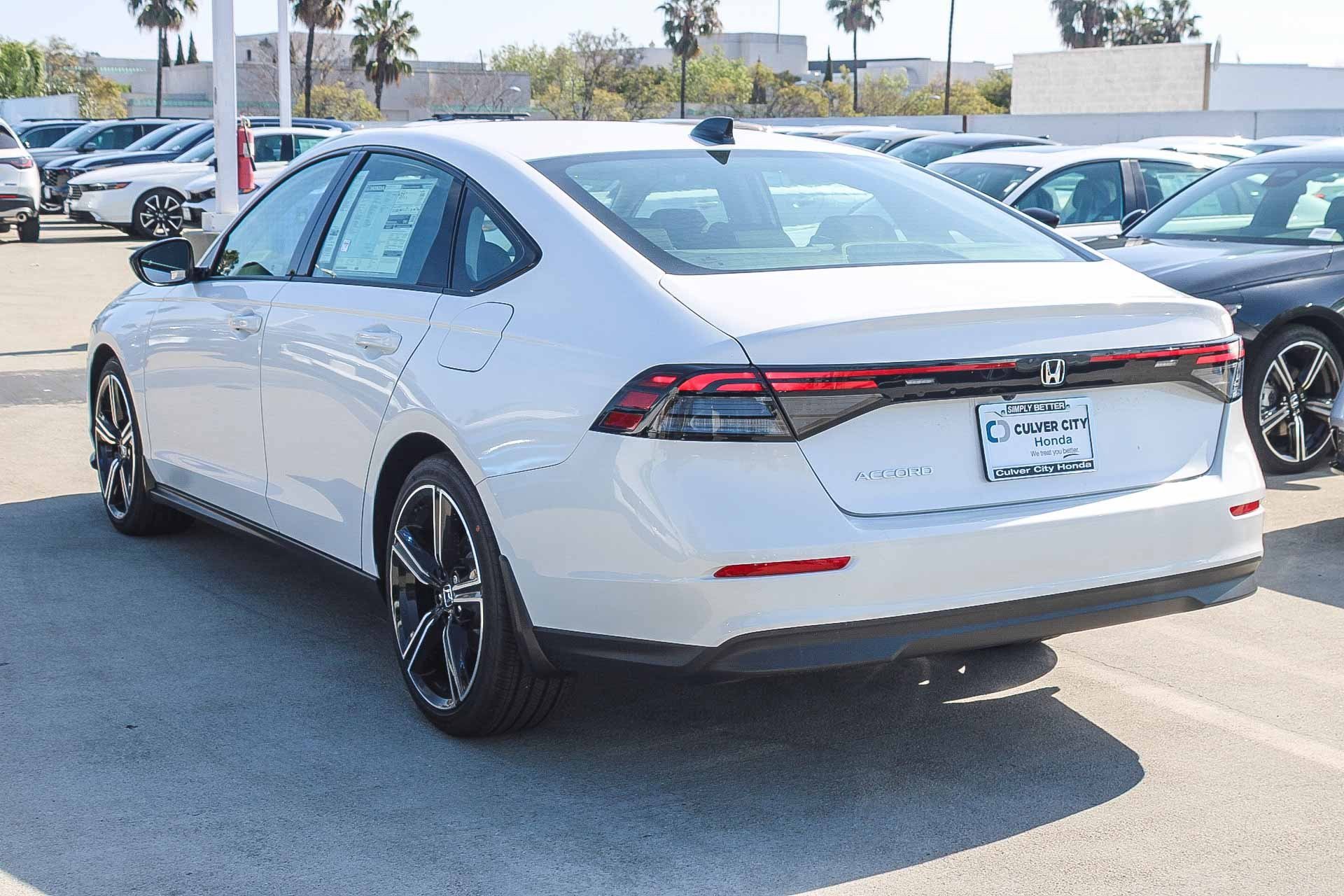New 2026 Platinum White Pearl Honda SE image 6