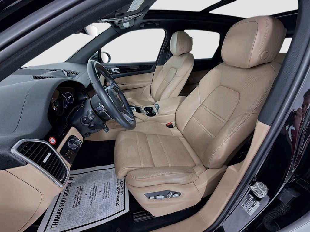 Certified Used 2019 Black Porsche  image 5