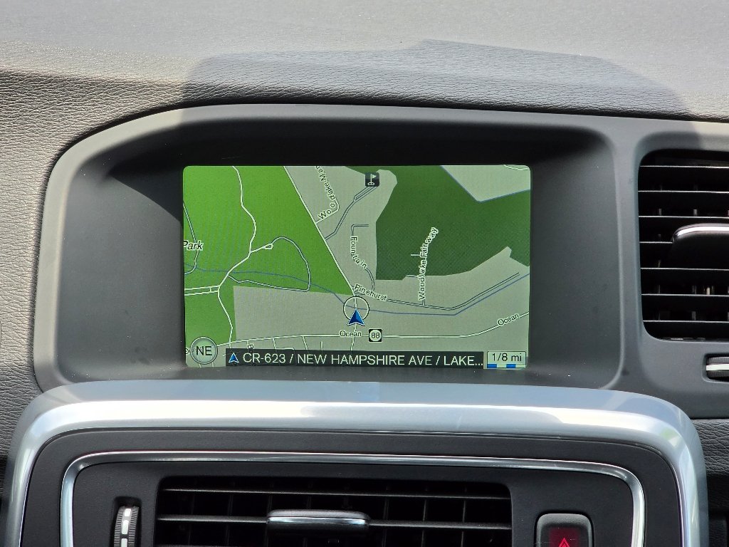 Used 2016 Silver Volvo T5 Drive-E Premier image 10