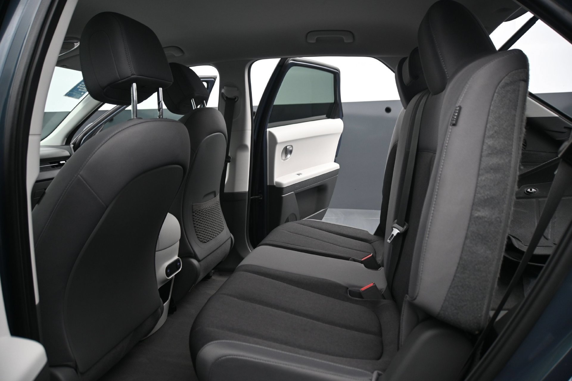 Used 2024 Digital Teal Hyundai SEL AWD image 17