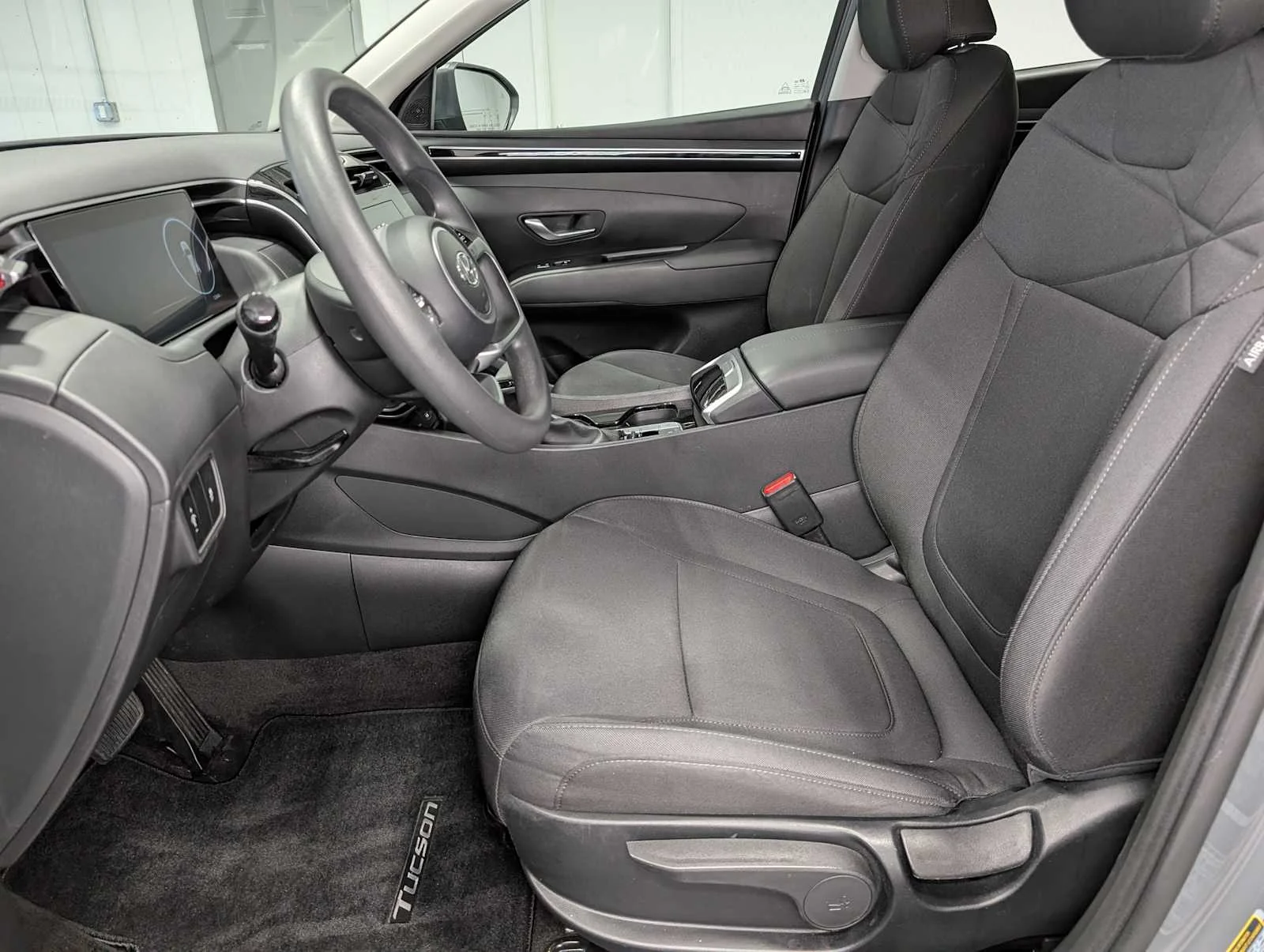 Used 2024 Hampton Gray Hyundai SE image 4