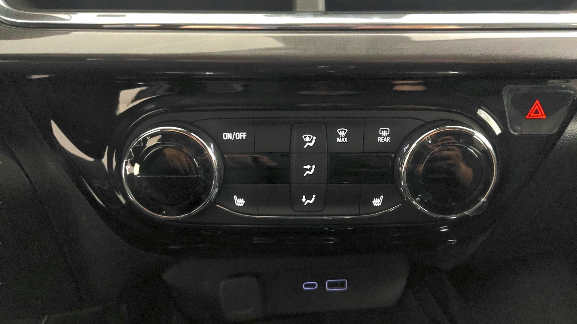 New 2026 Mosaic Black Metallic Chevrolet ACTIV image 26