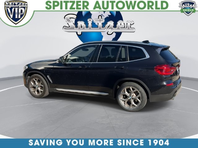 Used 2021  BMW xDrive30e image 11
