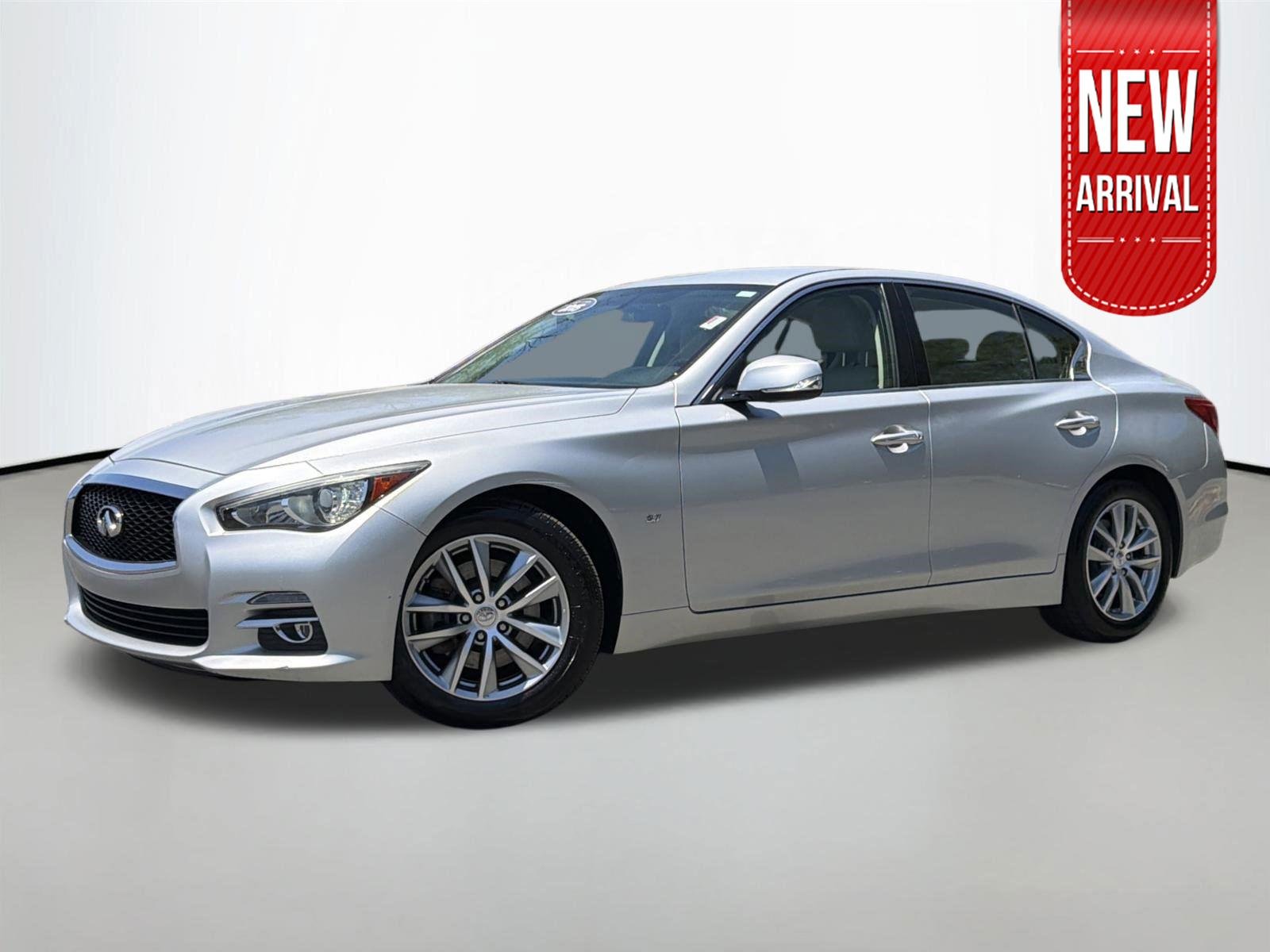2015 INFINITI Q50 Premium's photo