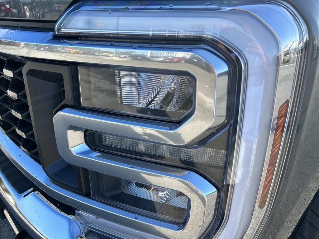 Certified Used 2025 Carbonized Gray Metallic Ford Lariat image 10