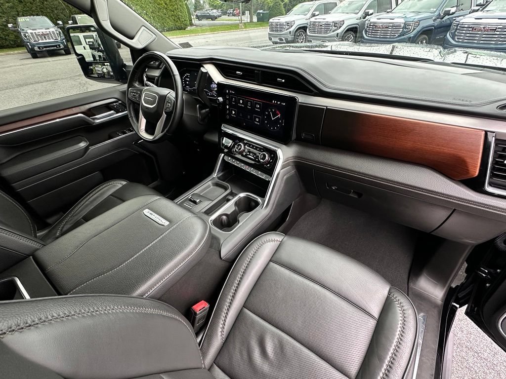 Used 2024 Onyx Black GMC Denali image 15