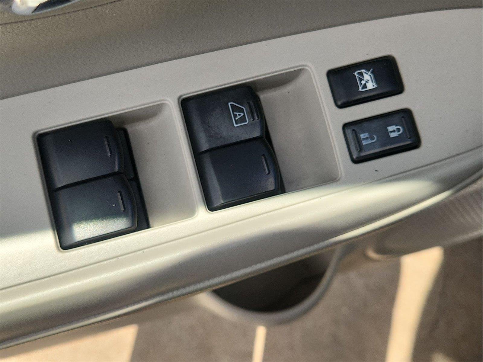 2014 Nissan Versa Sedan SV - Photo 8