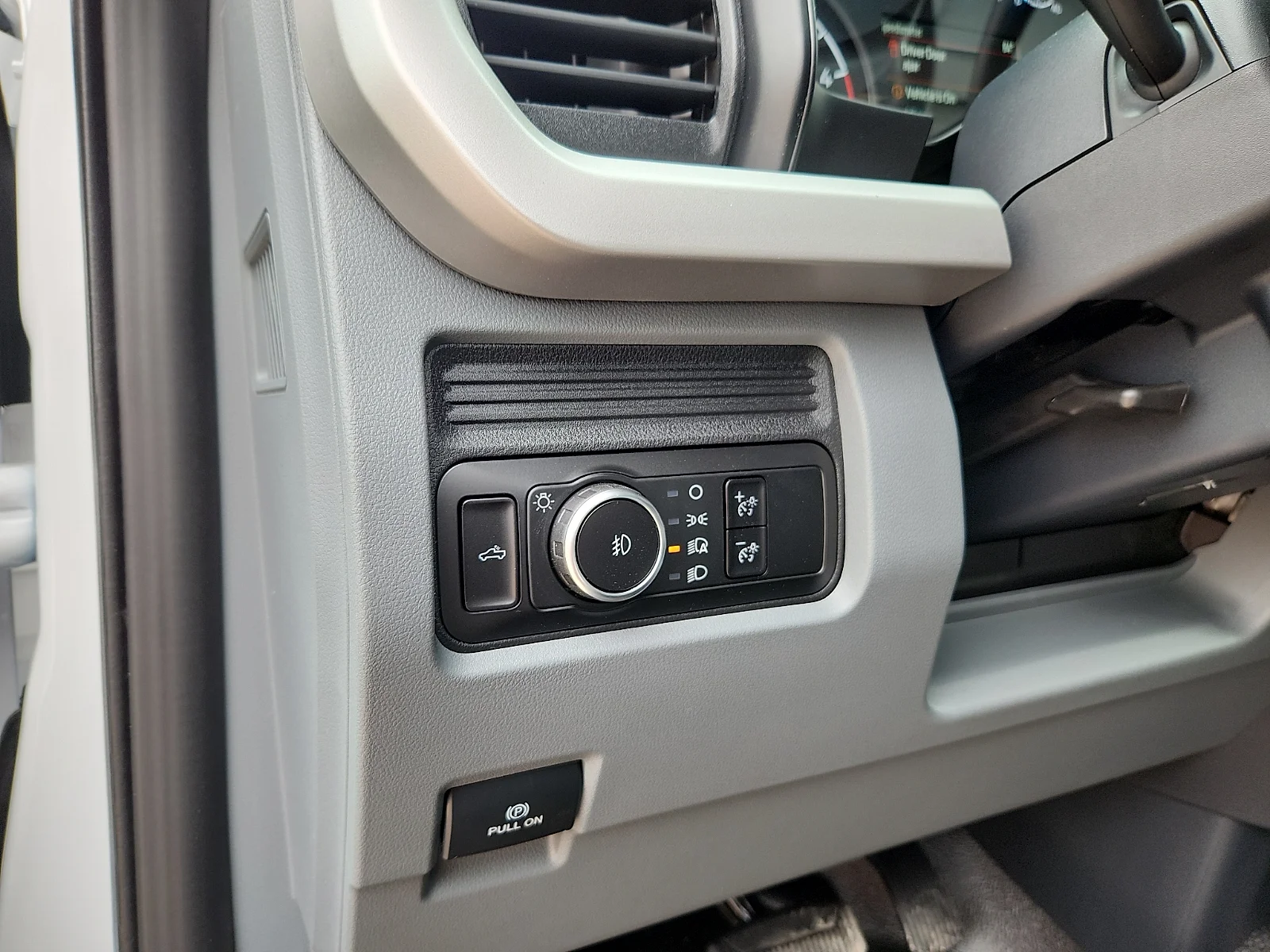 New 2026 Oxford White Ford XL image 16