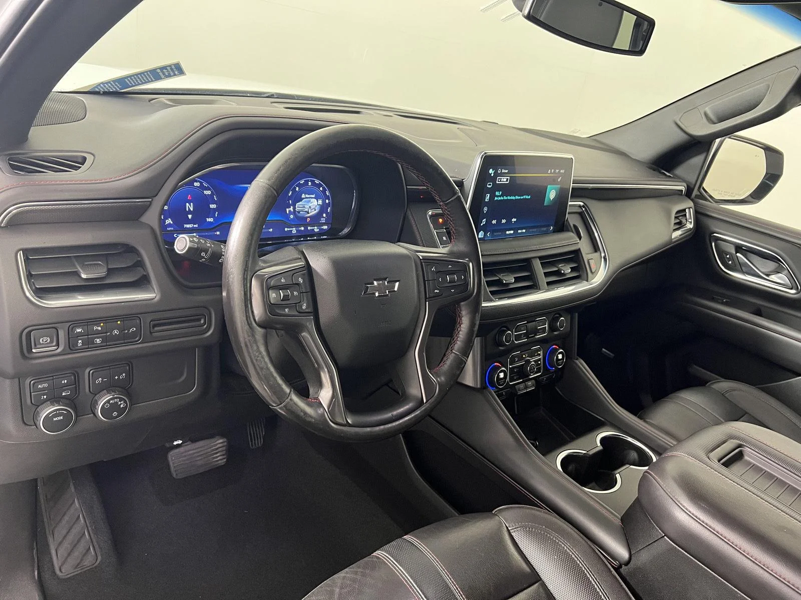 Used 2022 SUMMIT WHITE Chevrolet RST image 3