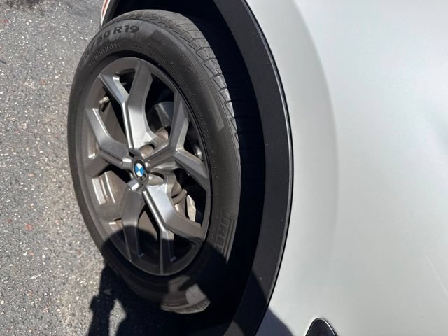 Used 2022 Mineral White Metallic BMW sDrive30i image 10
