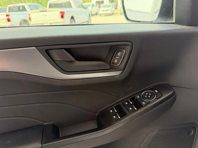 Used 2025 Oxford White Ford Active image 7