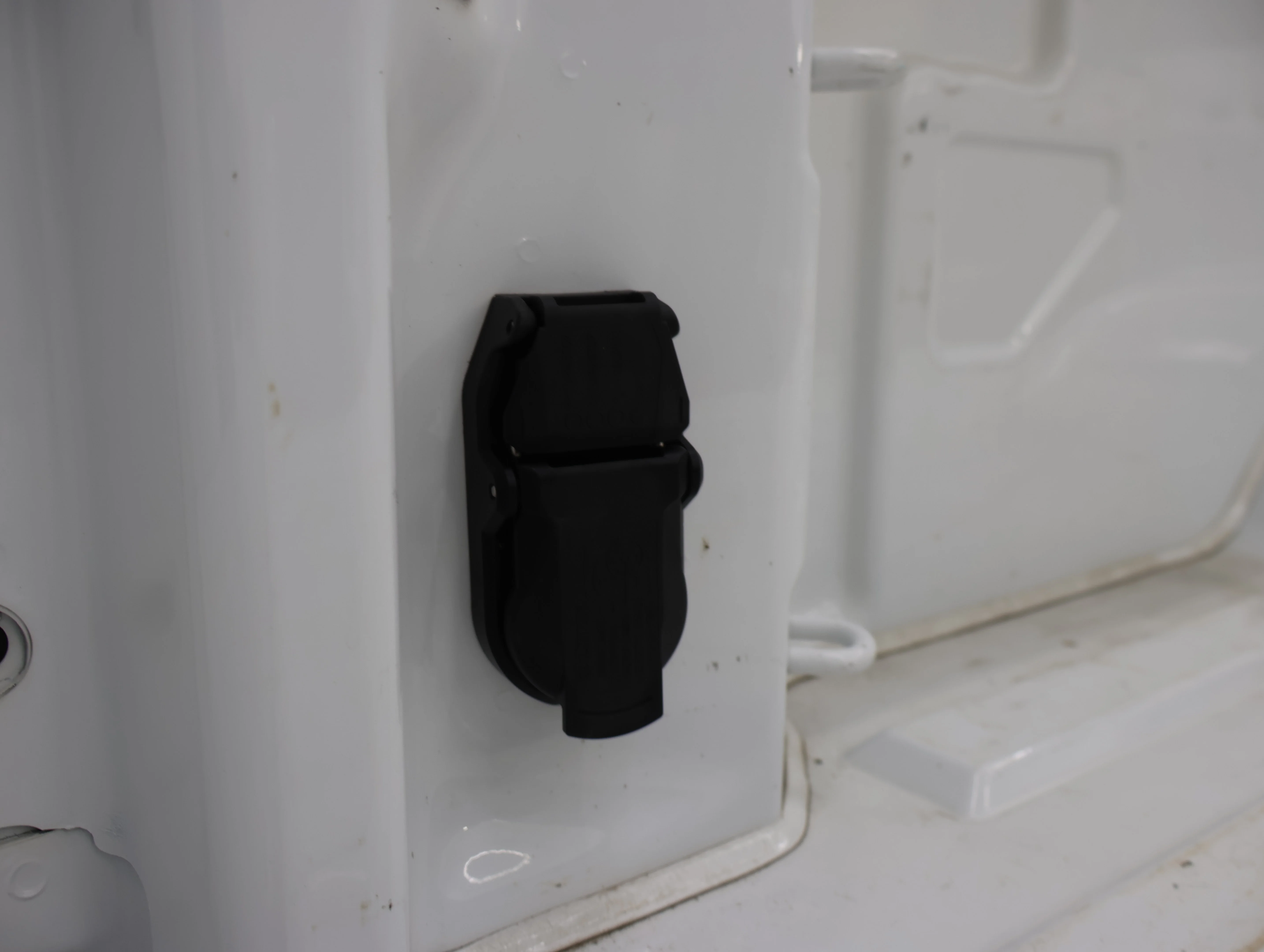 Used 2025 Summit White GMC SLE image 30