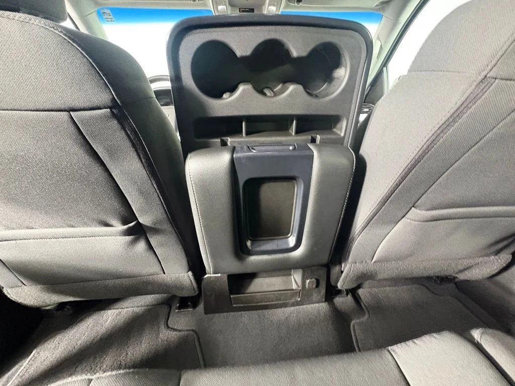 Used 2020 Silver Chevrolet LS image 27