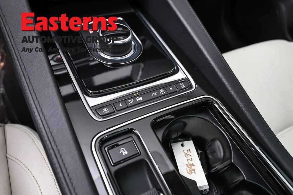 Used 2020 Black Jaguar 25t Prestige image 20