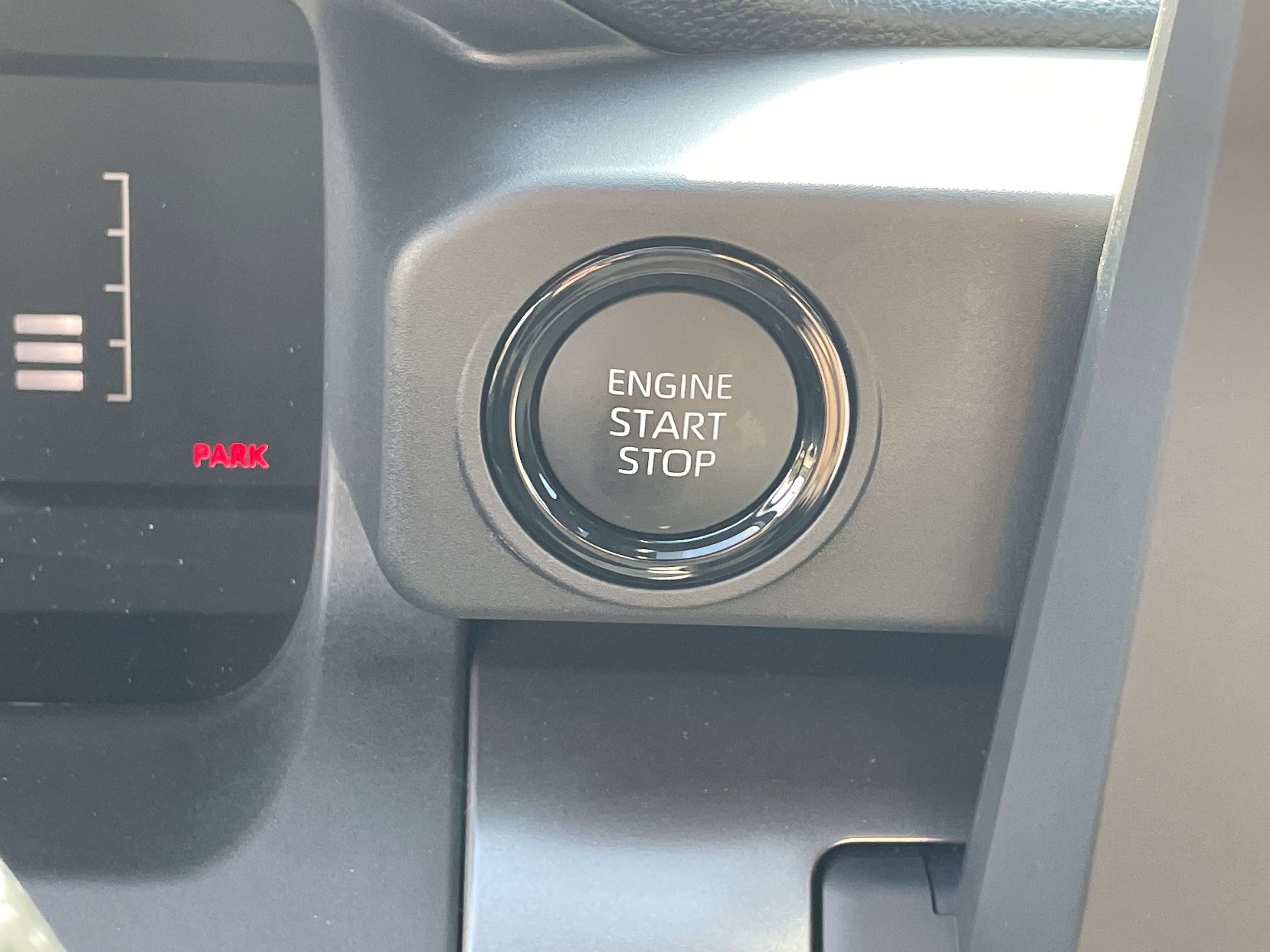 2025 Toyota Tacoma SR5 - Photo 10