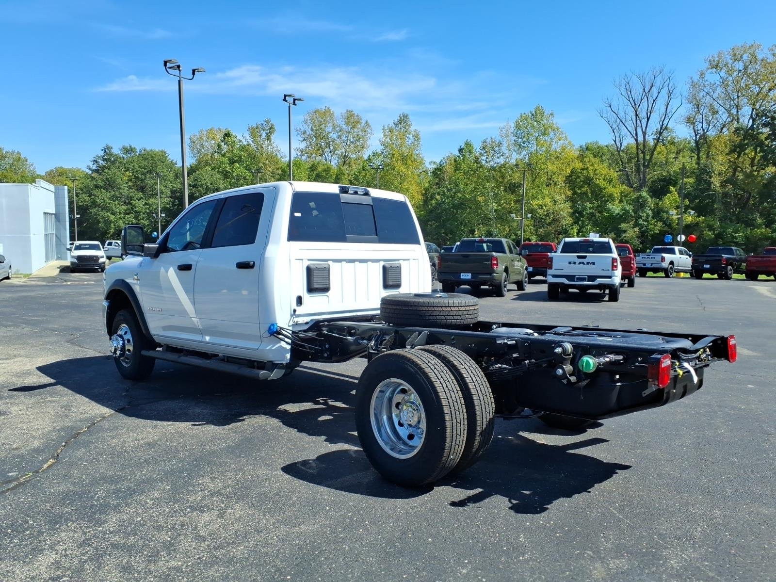New 2027 Bright White Clear-Coat Paint RAM Big Horn image 5
