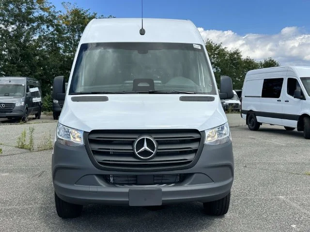 New 2026  Mercedes-Benz Crew 170 WB image 8