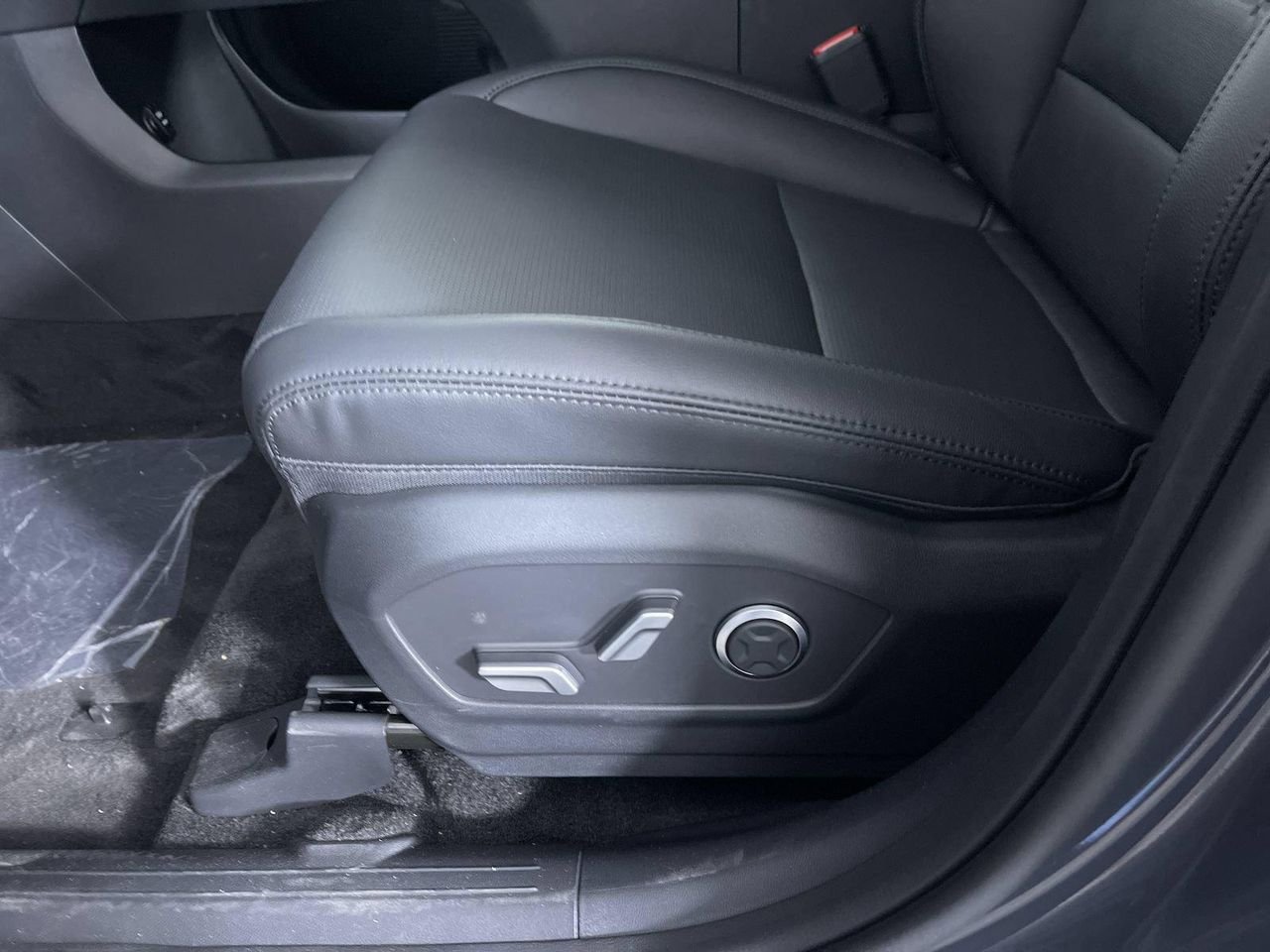 New 2026 Ecotronic Gray Hyundai Limited image 25