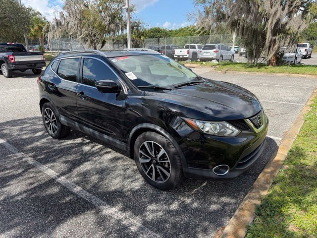 Used 2018 Magnetic Black Nissan SL image 7