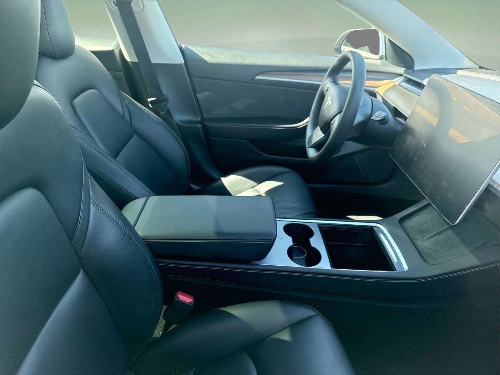 Used 2023  Tesla  image 17