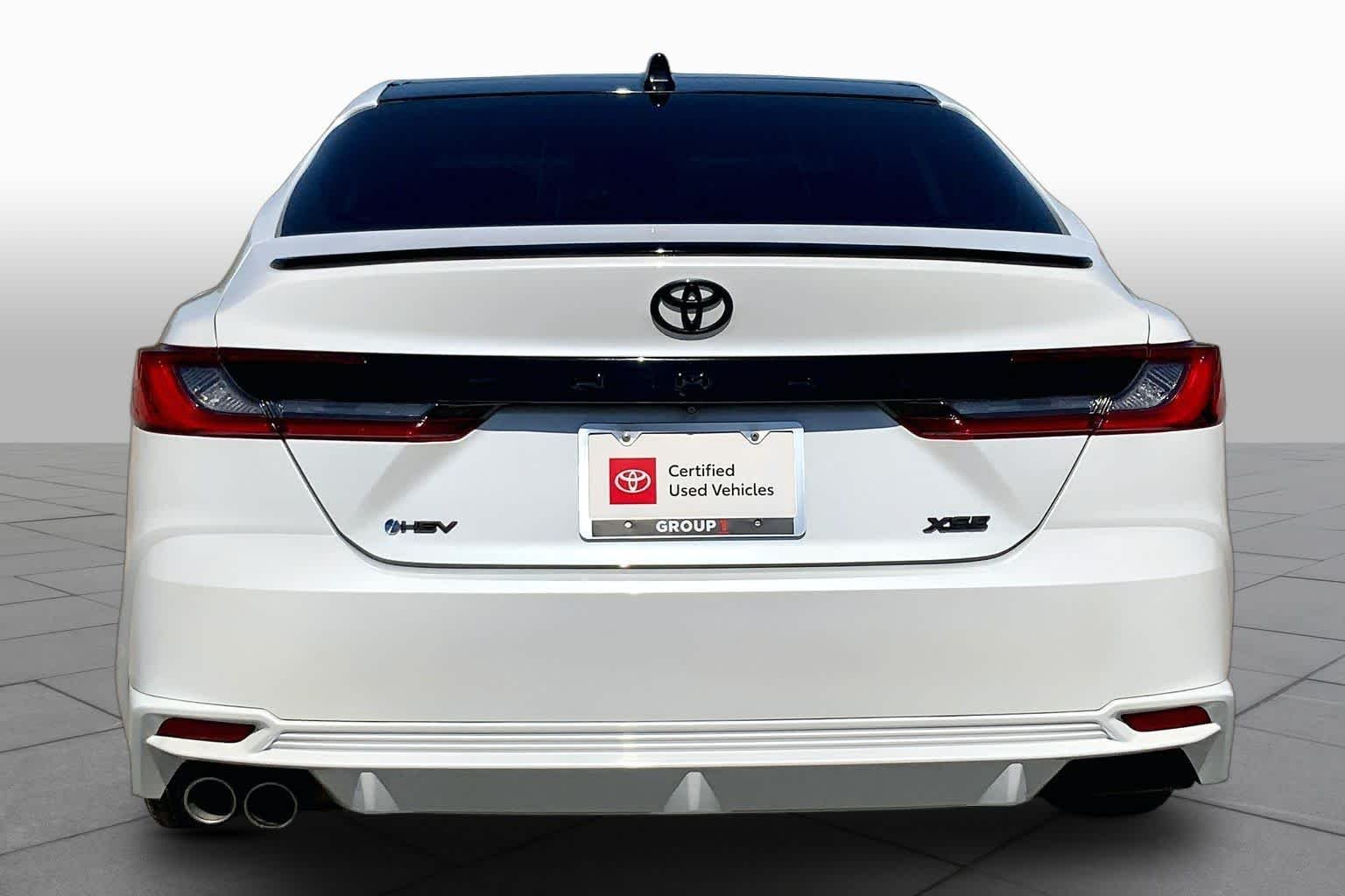 Used 2025 Wind Chill Pearl Toyota XSE image 5