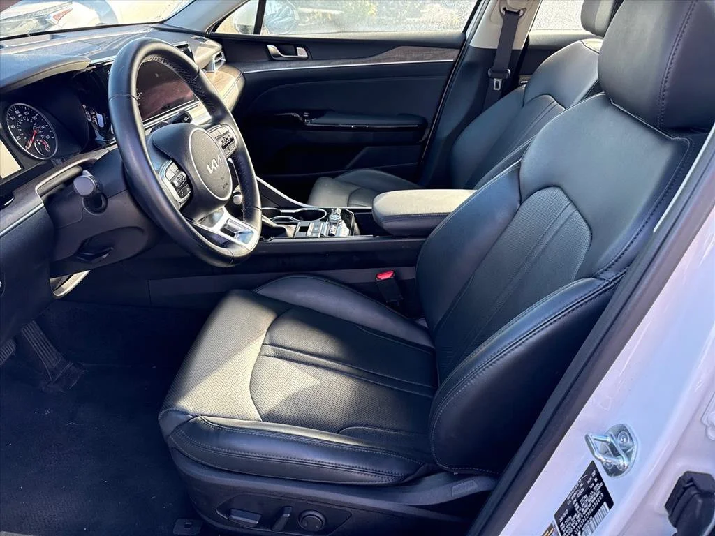 Certified Used 2024 Glacial White Pearl Kia EX image 10
