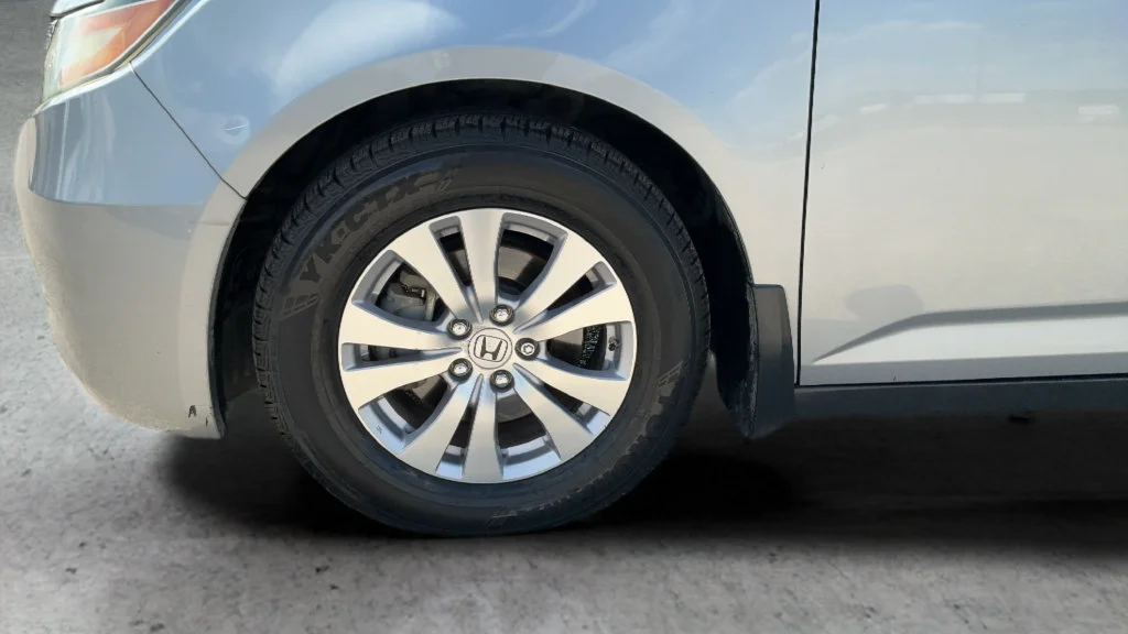 Used 2017 Lunar Silver Metallic Honda EX image 24
