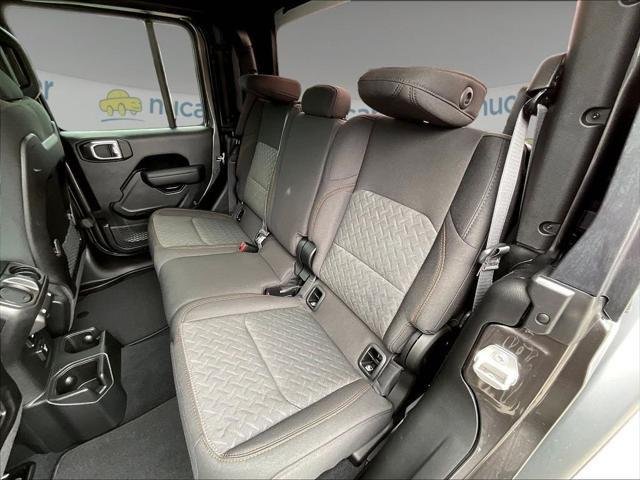 New 2026 Granite Crystal Metallic Clear-Coat Exterior Paint Jeep Mojave image 41