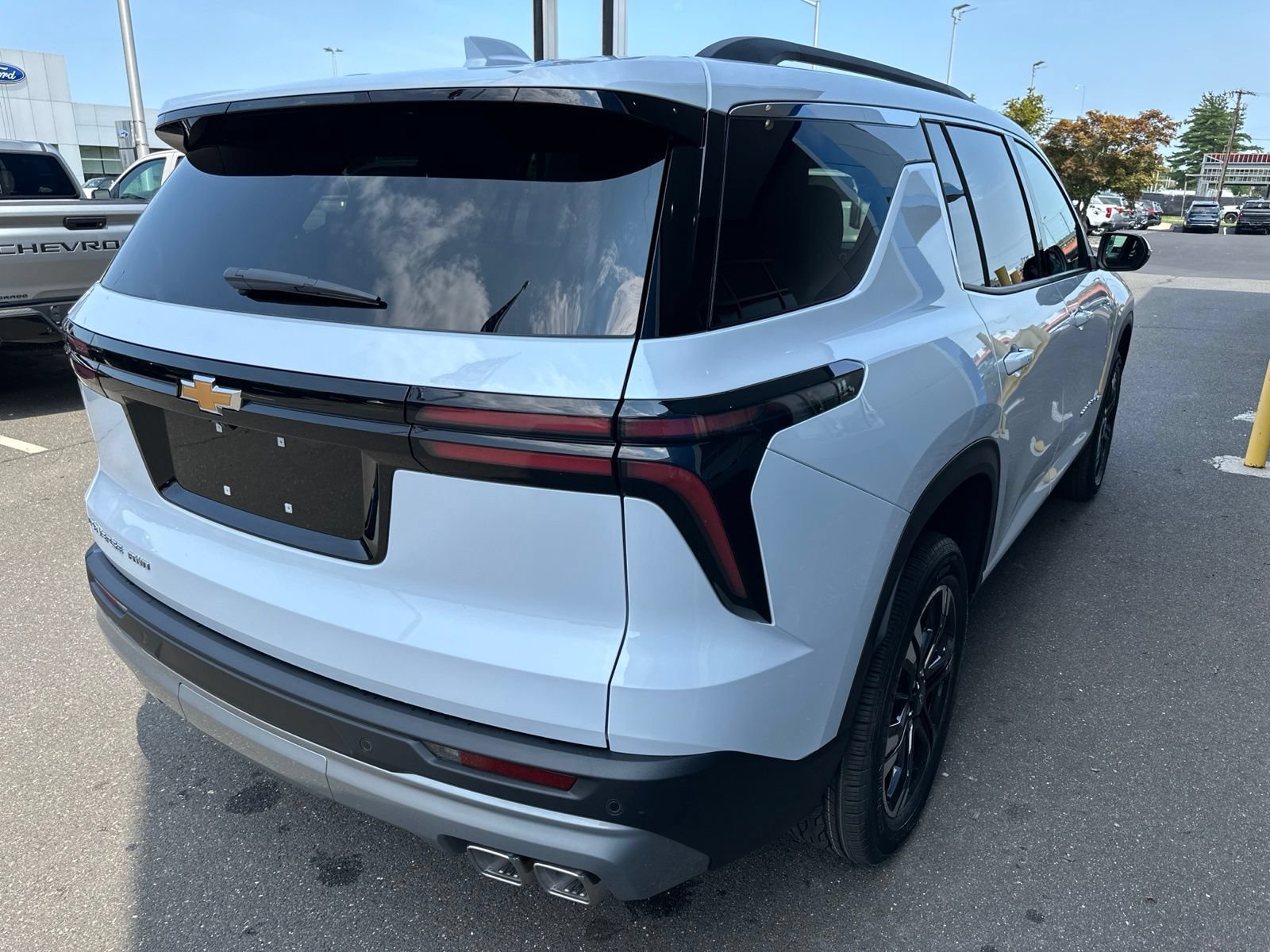 New 2027 Polar White Tricoat Chevrolet LT with Sun and Wheel Package - Exotex Seating image 6