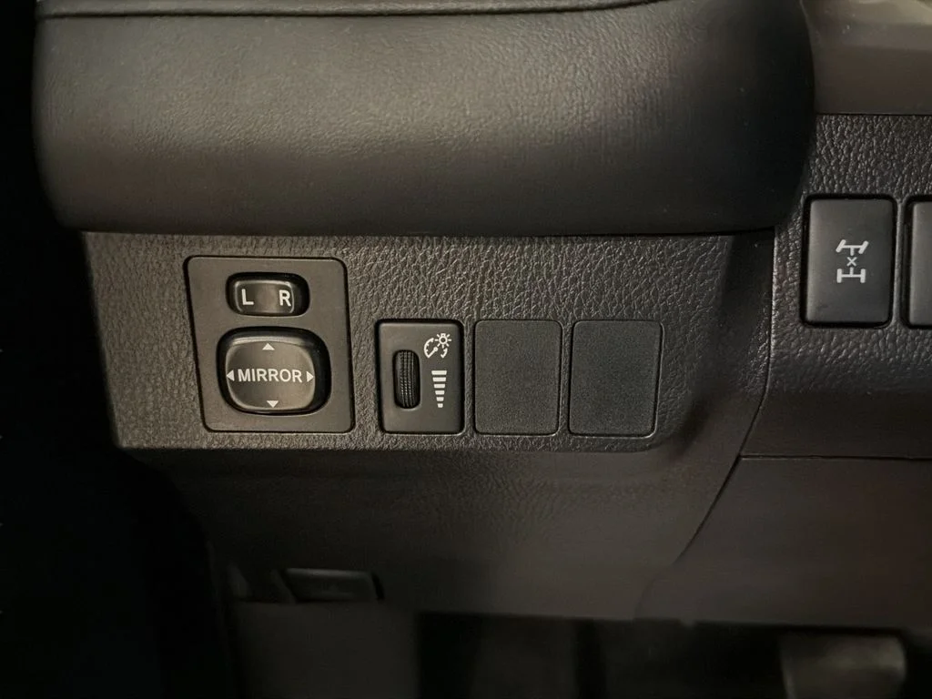 Used 2016 Gray Toyota XLE image 19