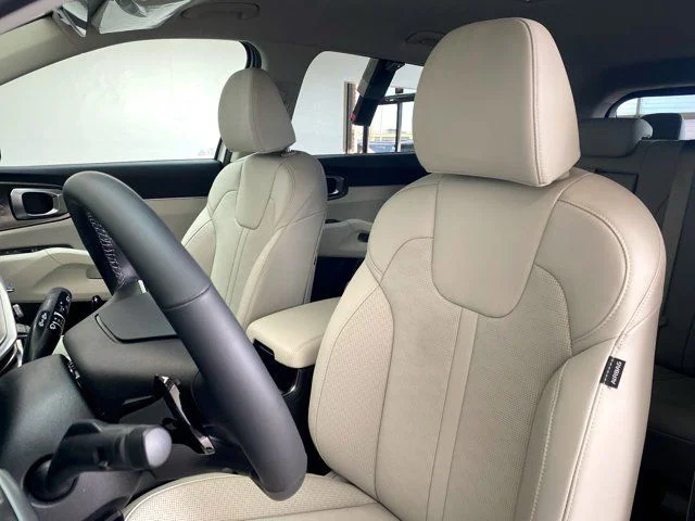 New 2026 Snow White Pearl Kia EX image 19