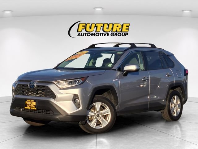 Used 2019 Silver Toyota XLE image 8