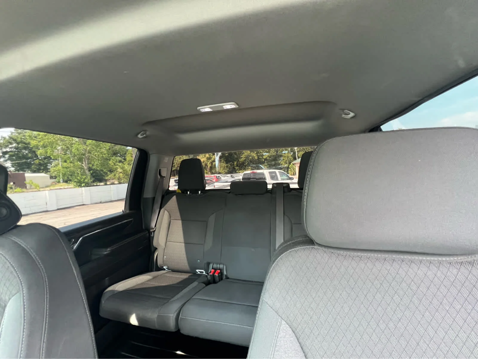 Used 2024 Summit White Chevrolet LT image 9