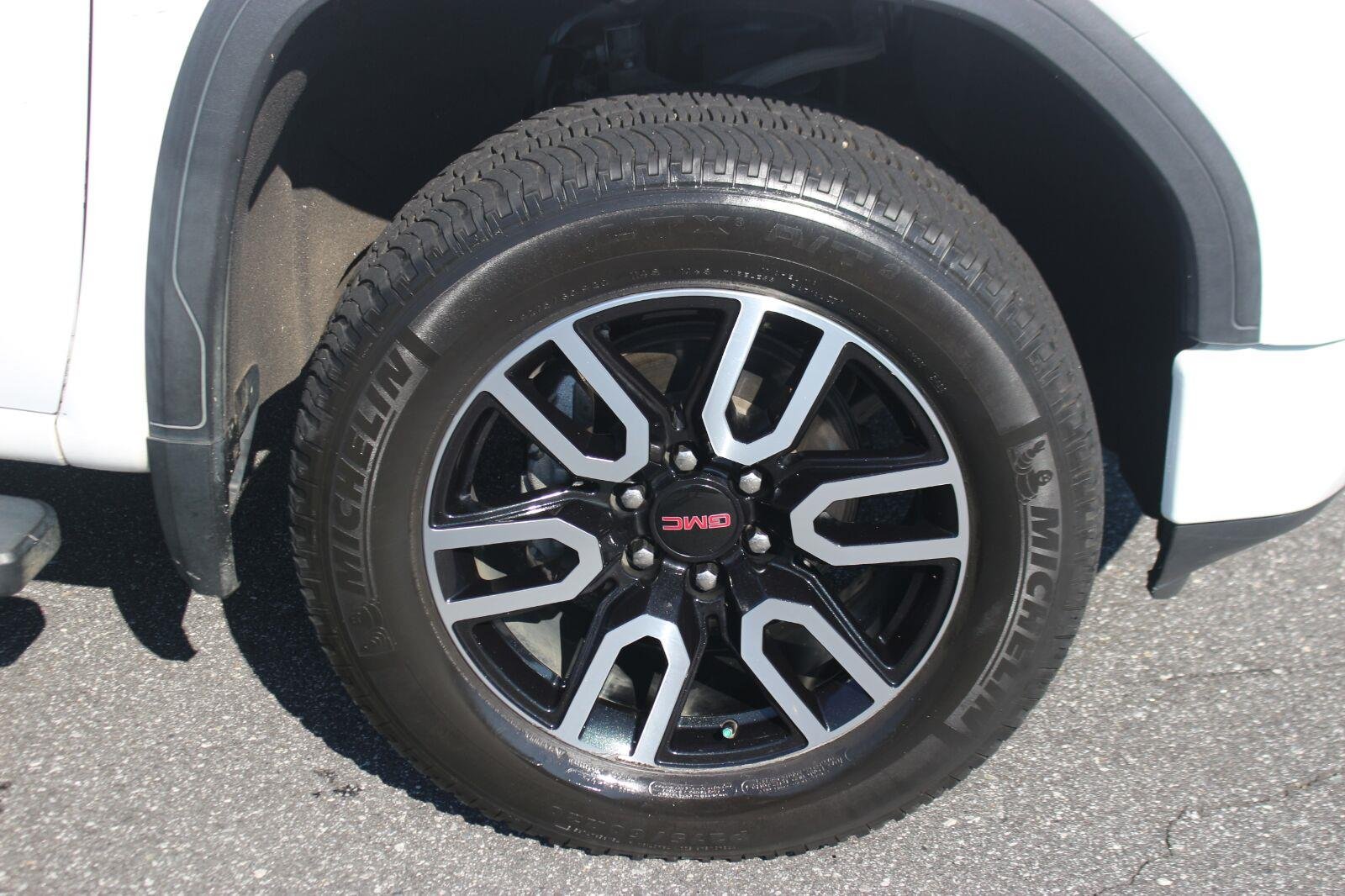 Used 2019 SUMMIT WHITE GMC AT4 image 38