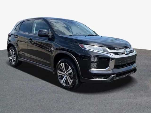 Used 2022 White Mitsubishi 2.0 ES image 4