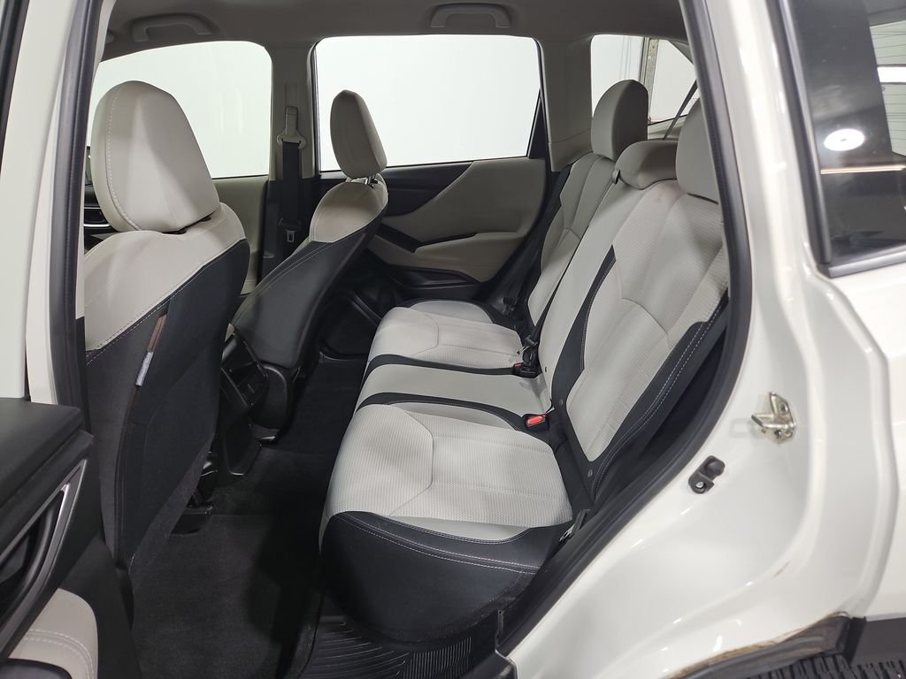 Used 2021 White Subaru Base image 24