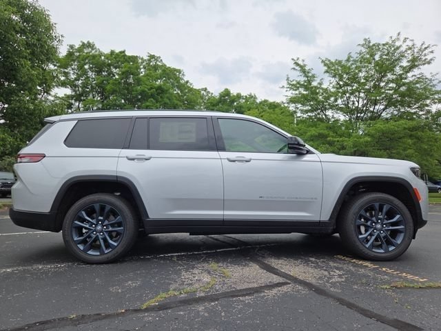 New 2026 Silver Zynith Exterior Paint Jeep 85th Anniversary Edition image 27