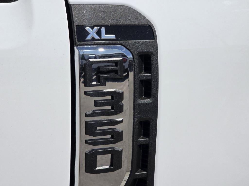 New 2026 Oxford White Ford XL image 24