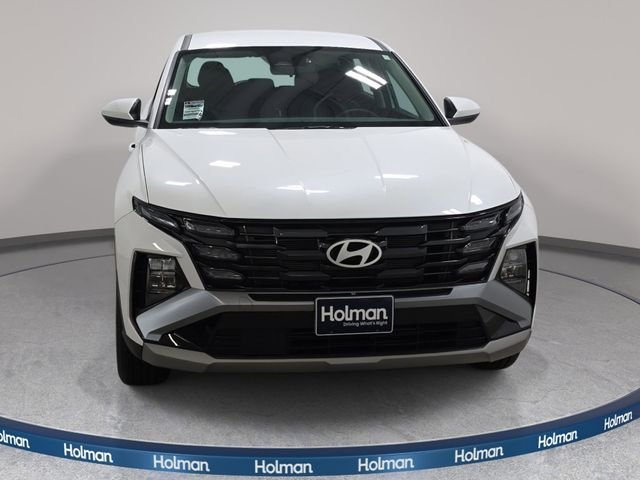 Used 2025 White Hyundai SE image 3