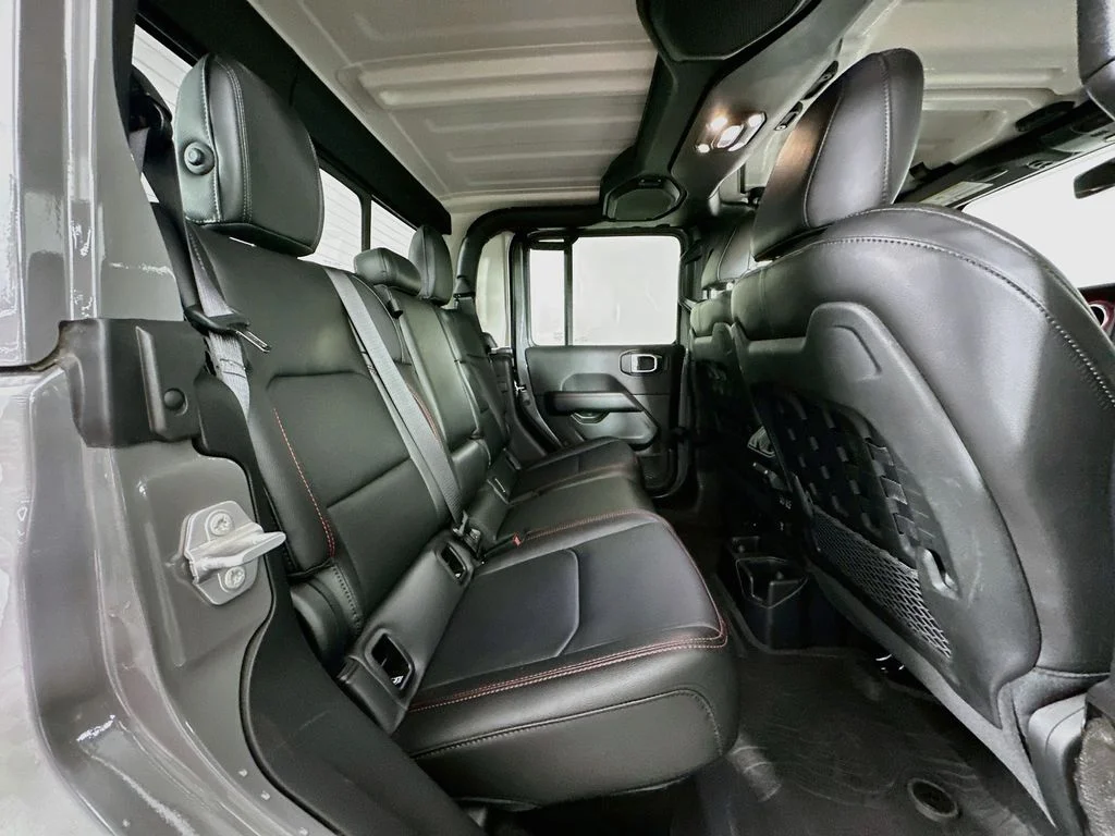 Used 2023 Sting-Gray Clearcoat Jeep Rubicon image 28