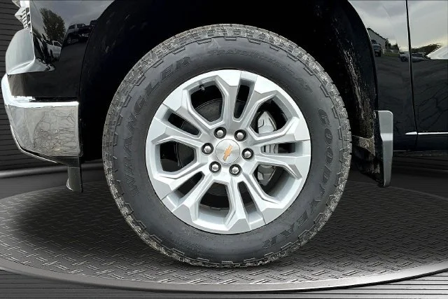 2026 Chevrolet Silverado 1500 LTZ - Photo 13