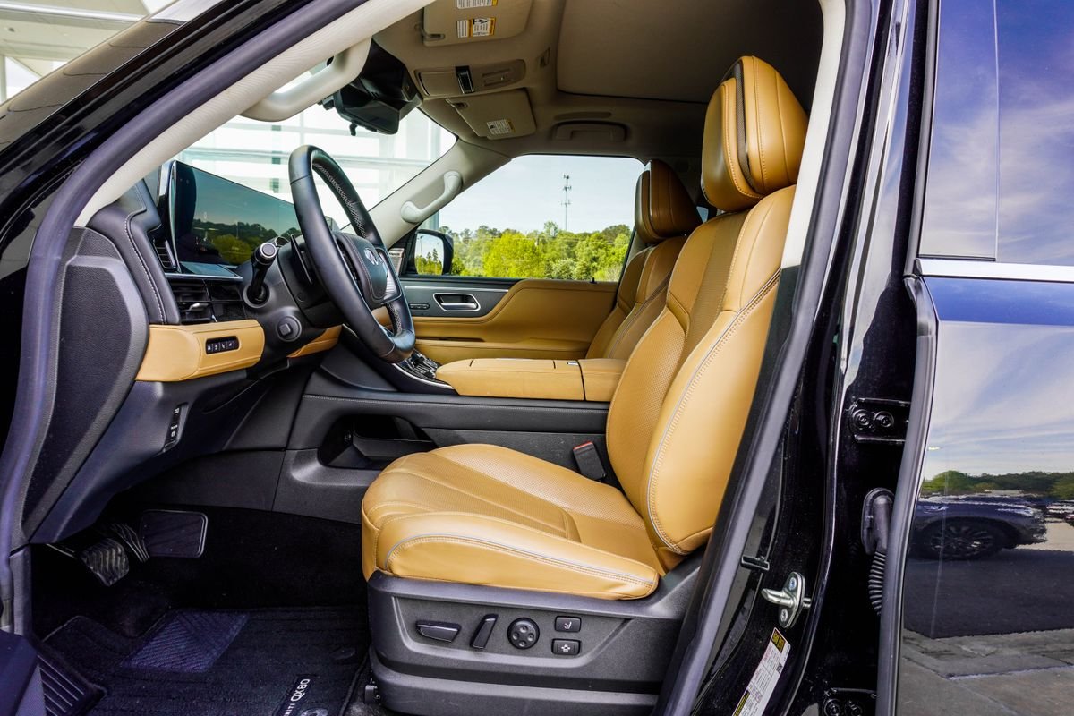 Used 2025 Black INFINITI SENSORY image 36