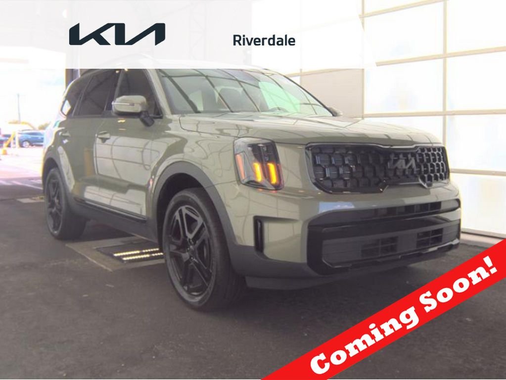 Used 2025 Green Kia EX X-Line image 1