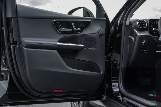 2025 Mercedes-Benz GLC Base - Photo 33