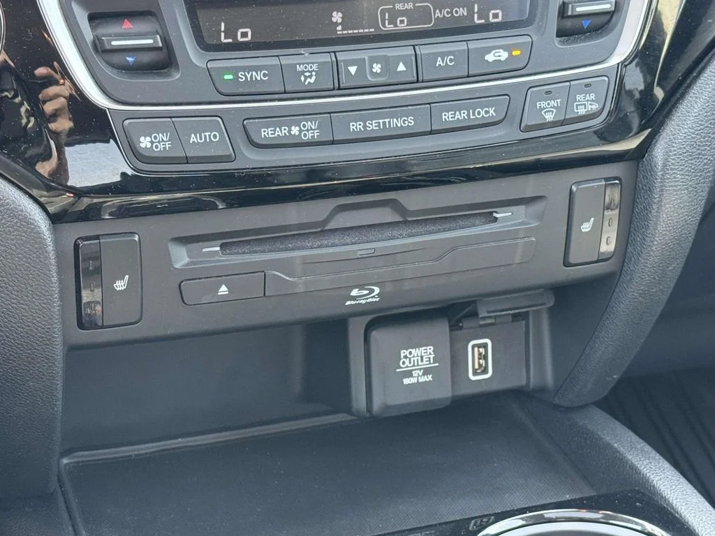Used 2019  Honda Touring image 21