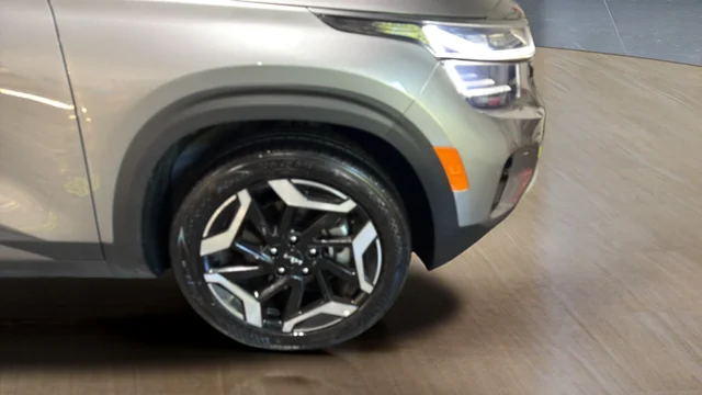 Used 2025 Gray Kia SX image 25