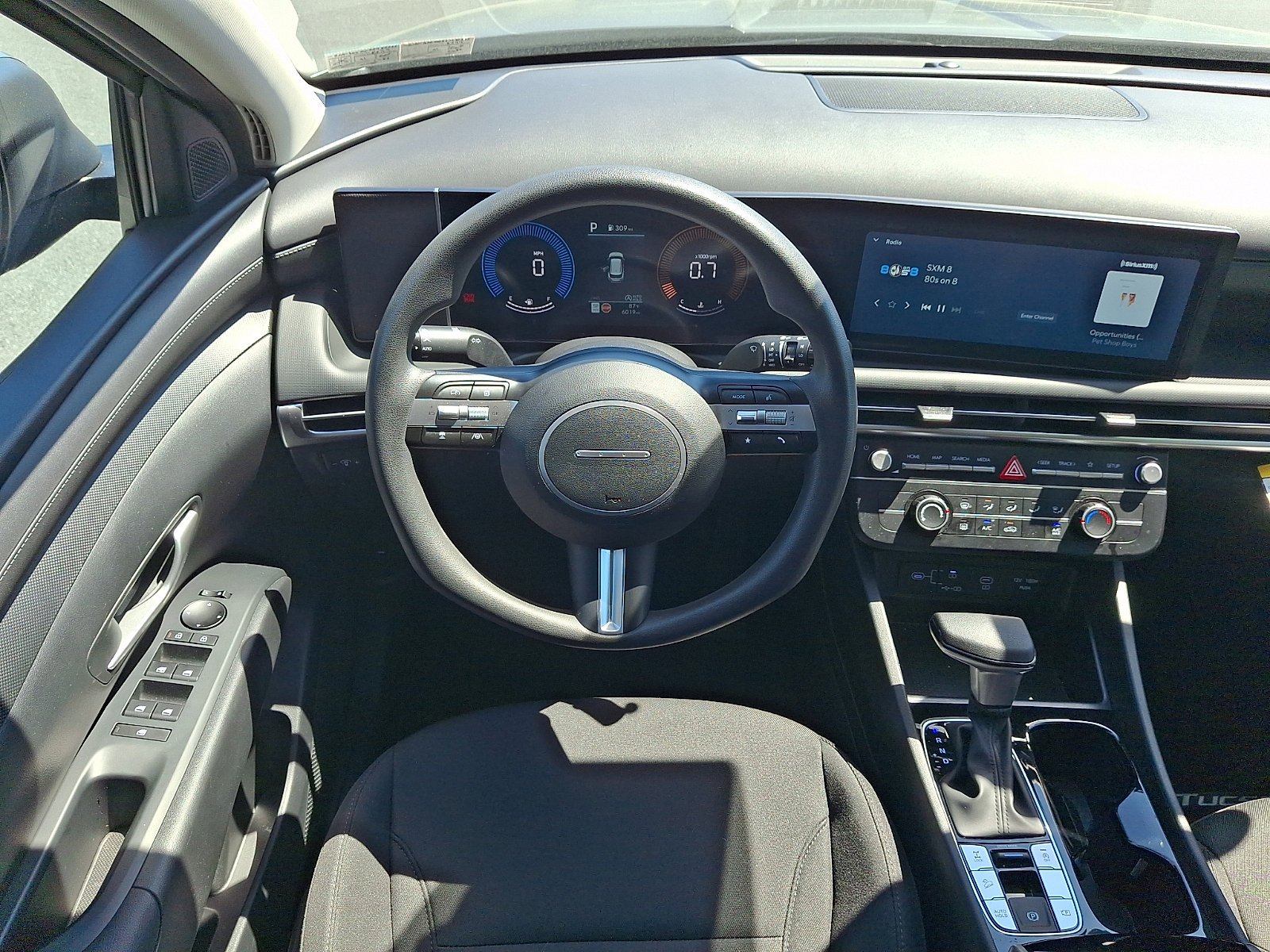 2025 Hyundai Tucson SE - Photo 11