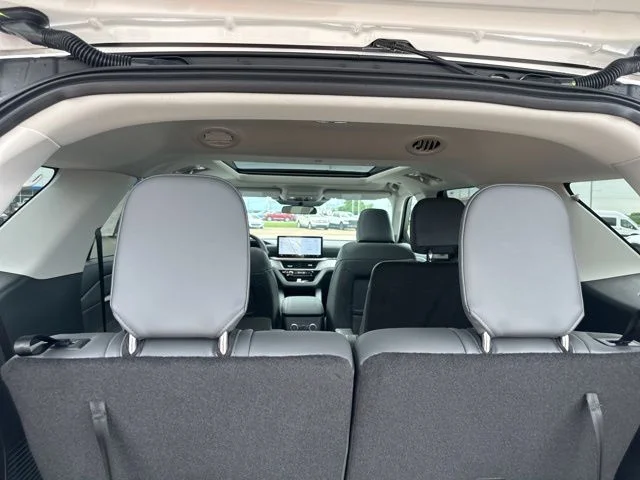 New 2026 Star White Metallic Tri-Coat Ford Active image 23